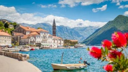 Vlieg-busreis Spectaculair Montenegro_Baai van Kotor_goedkoopstezomervakantie.nl