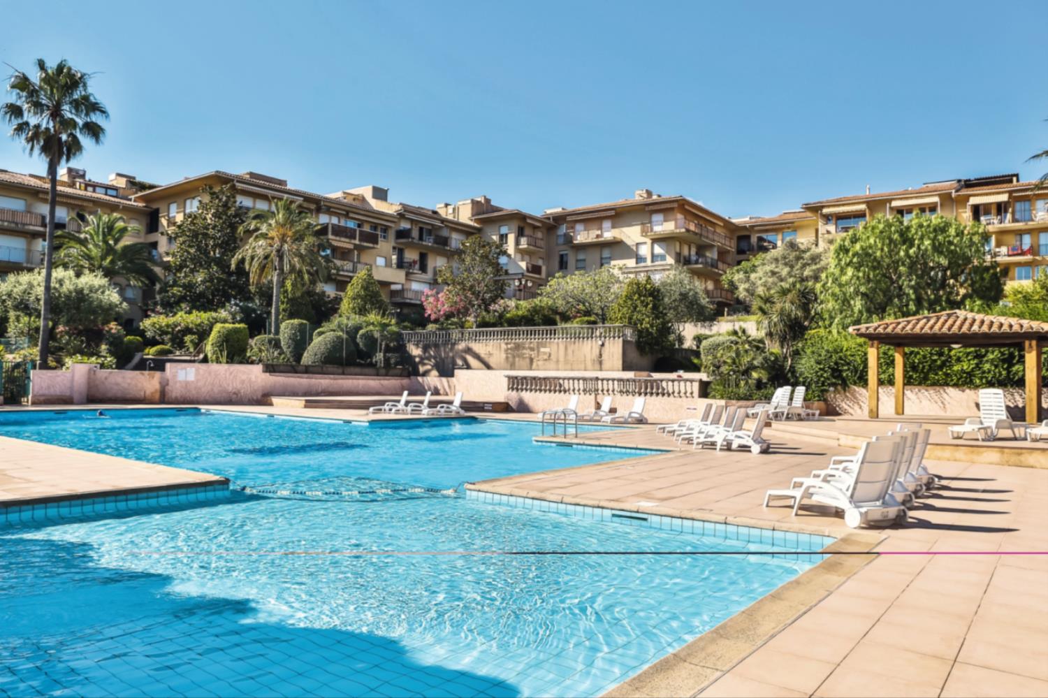 Amandine 2p6p Balcony Sunday arrival_goedkoopstezomervakantie.nl