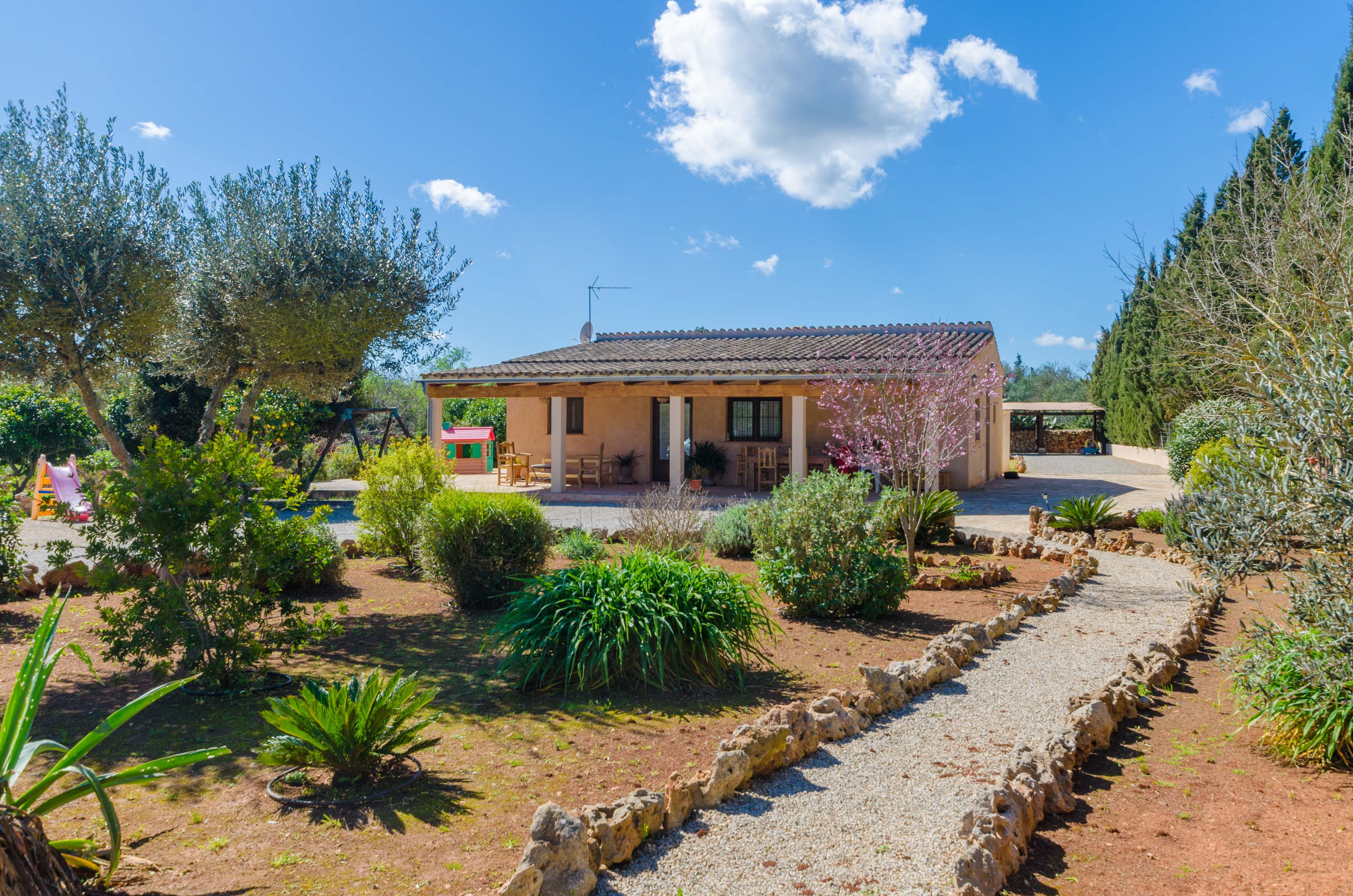 Es Mitja Davall_goedkoopstezomervakantie.nl