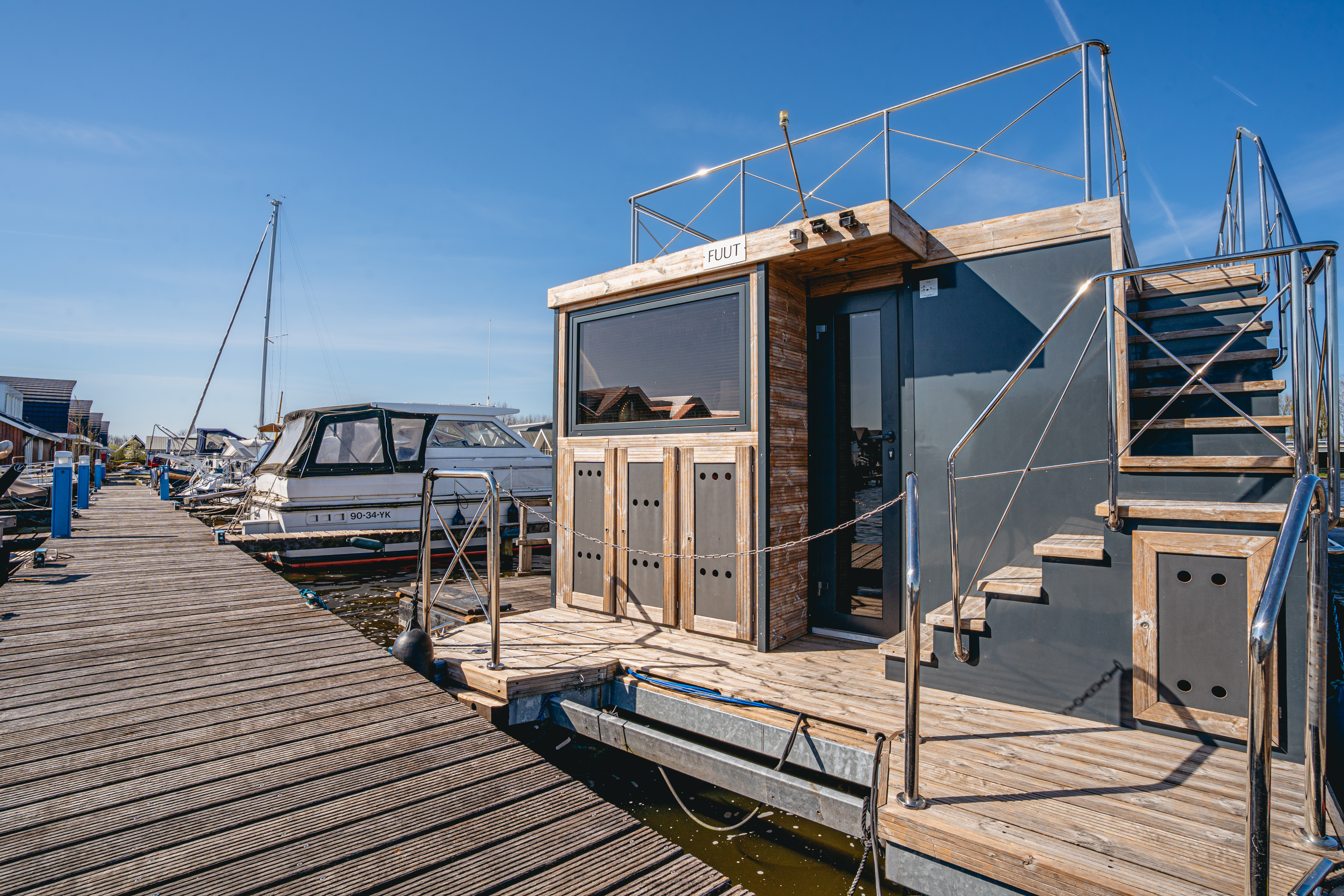Houseboat Campi Uitgeest 4 persons_goedkoopstezomervakantie.nl