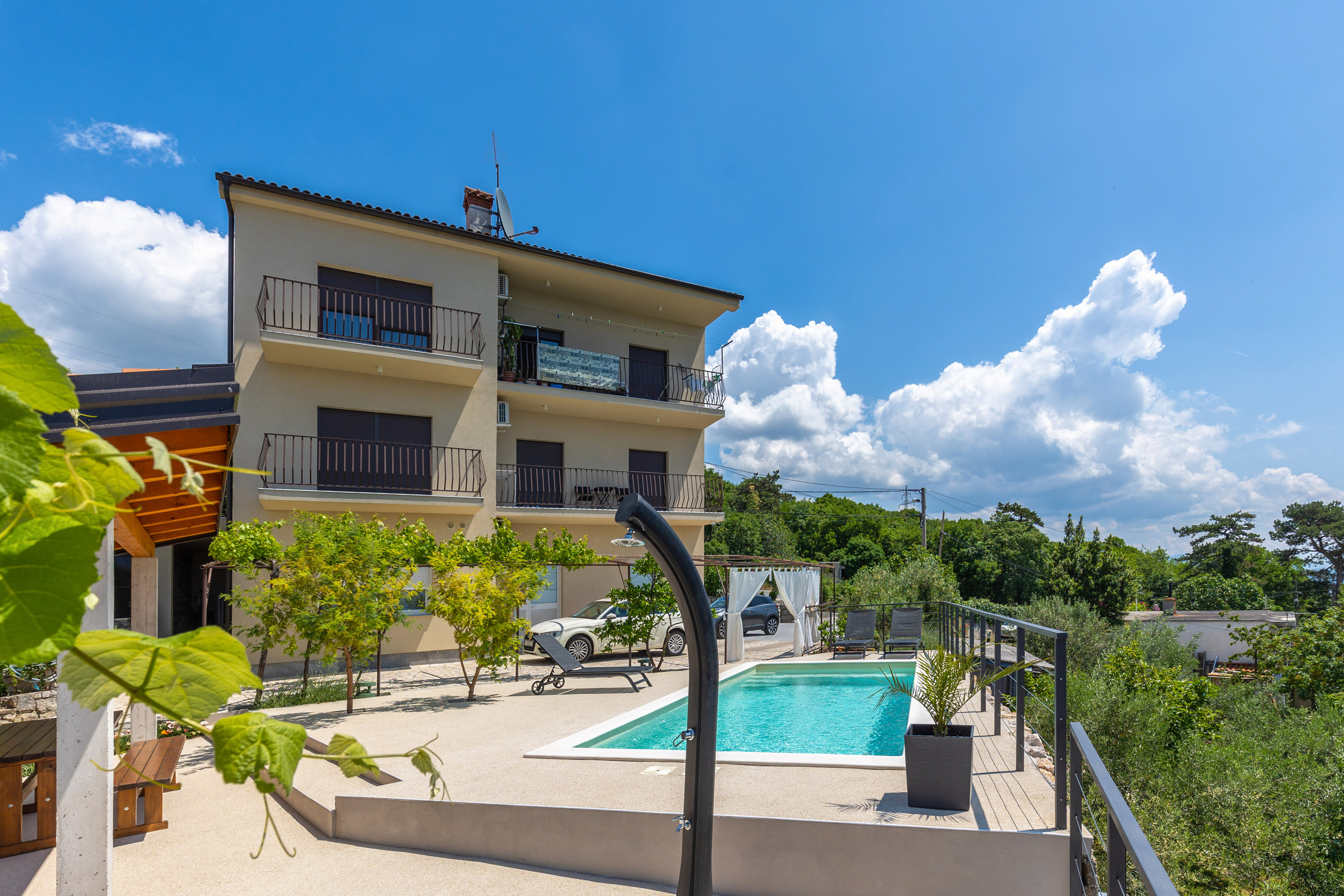 Pool And Garden Apartment Happy Sound_goedkoopstezomervakantie.nl