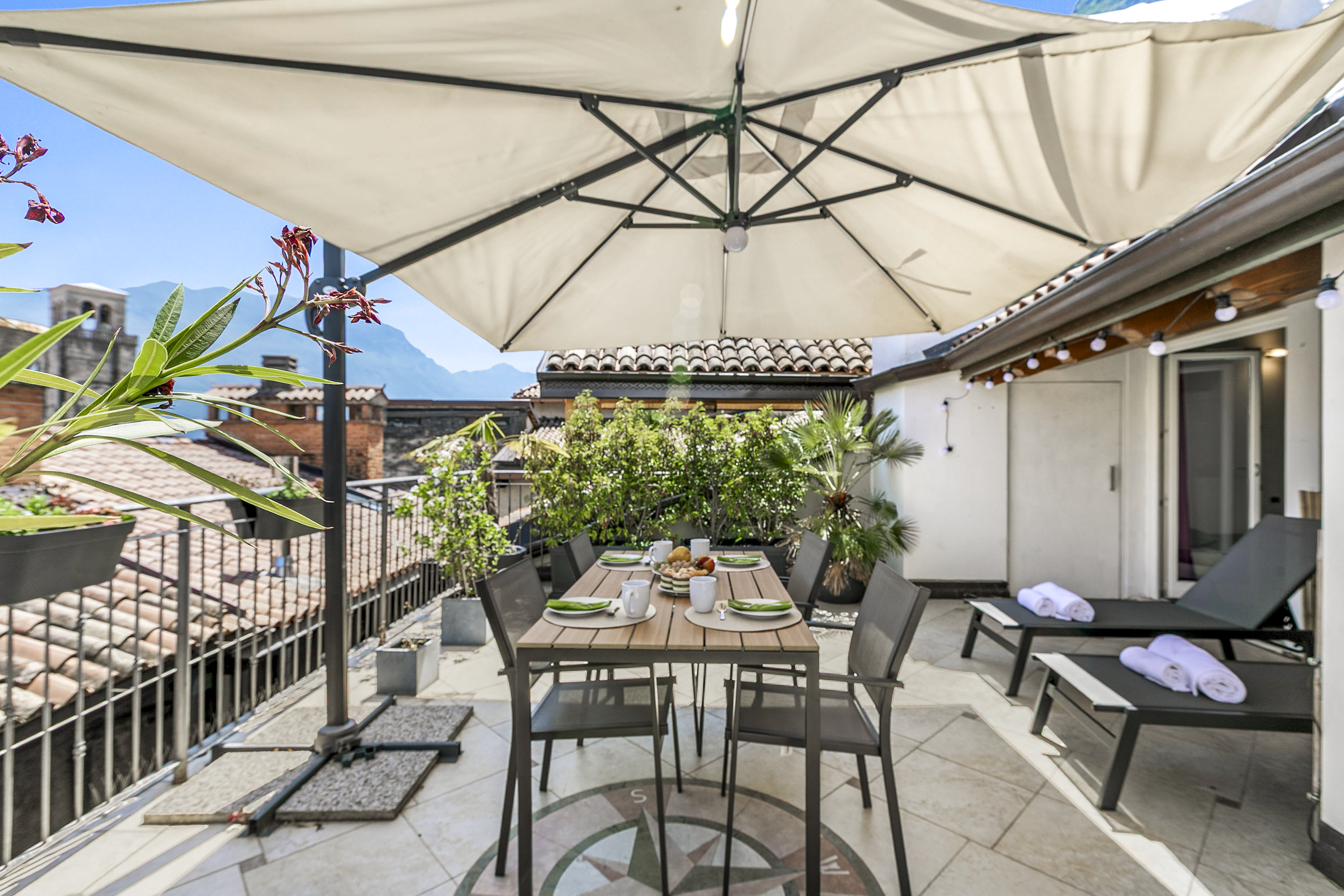 Riva's Rooftop Retreat_goedkoopstezomervakantie.nl