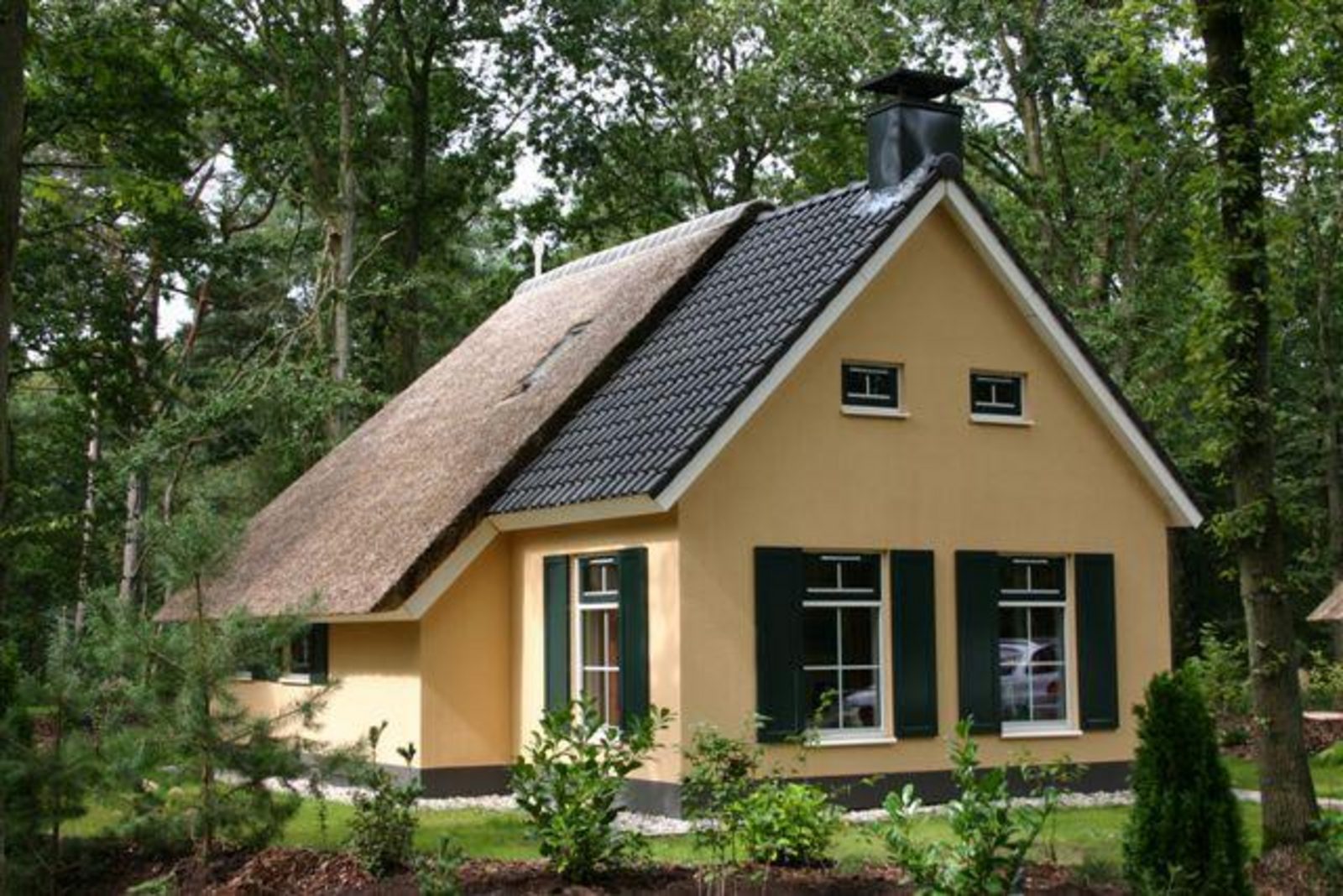 Vakantiehuizen Type C bungalow Comfort 4+2 bedstee in de plaats Hooghalen_goedkoopstezomervakantie.nl