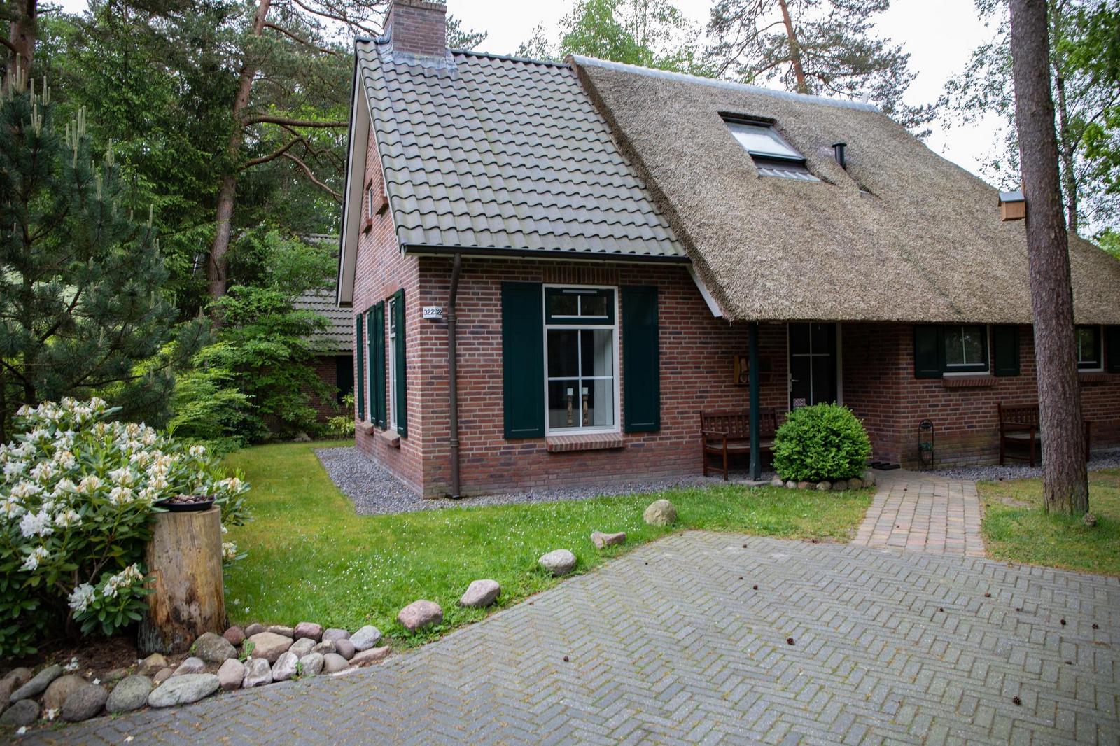 Vakantiehuizen Type E bungalow comfort 6+2 bedstee in de plaats Hooghalen_goedkoopstezomervakantie.nl